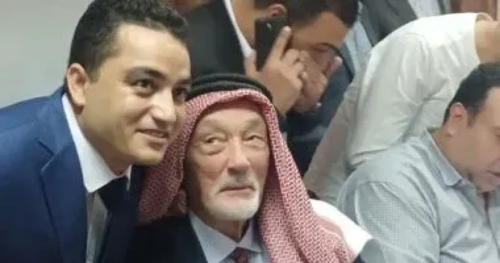 سيف شاهين