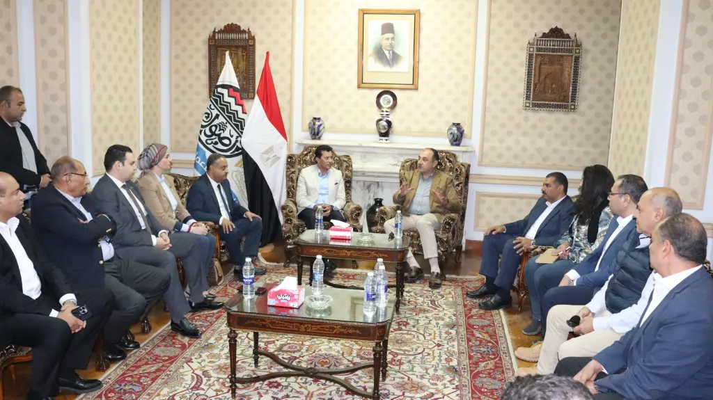 وزيرا الشباب والرياضة قطاع الأعمال العام 