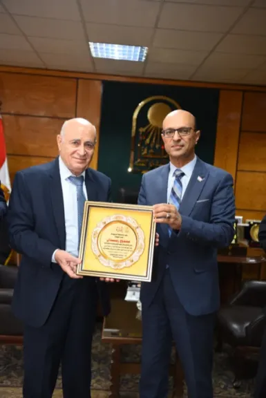 رئيس جامعة 