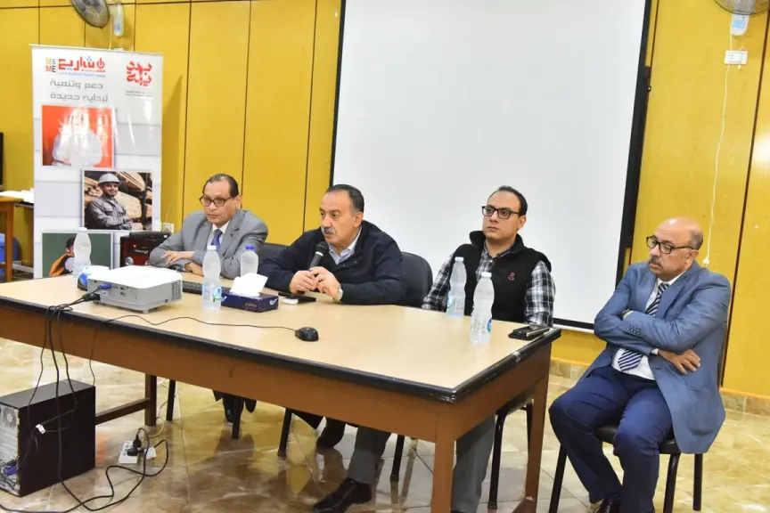محافظ أسيوط 