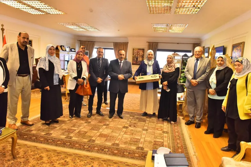 محافظ أسيوط 