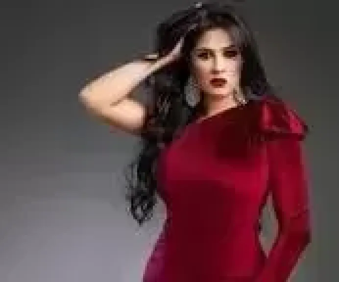  ياسمين عبد العزيز