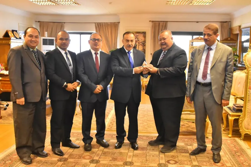 محافظ أسيوط 