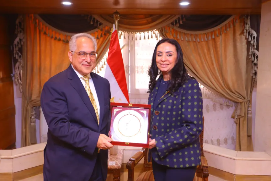 وزيرة التضامن الاجتماعي ورئيس اللجنة البارالمبية المصرية 
