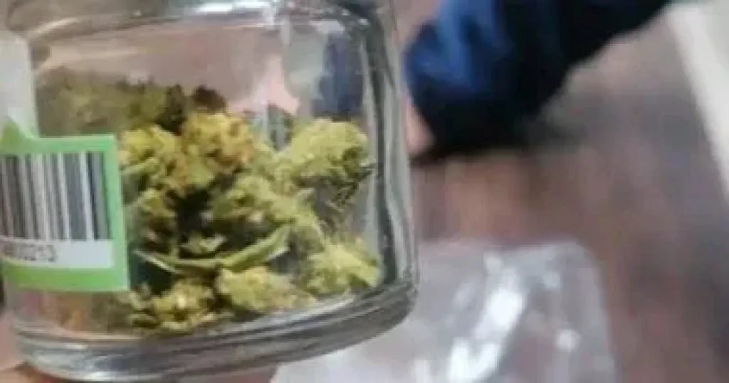 مخدرات 