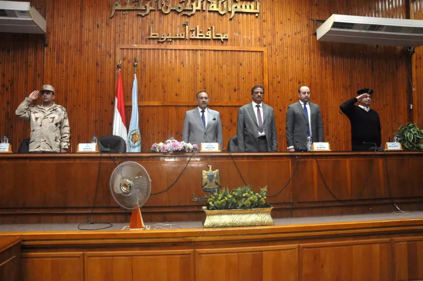 محافظ أسيوط 