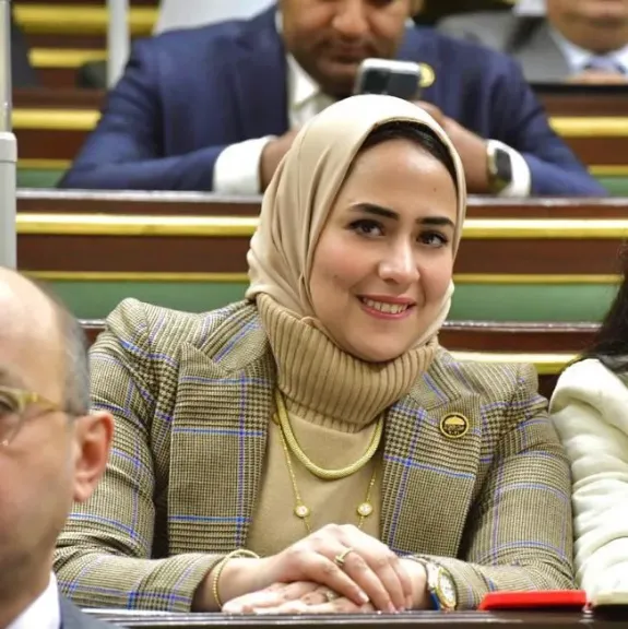الدكتوره ساره النحاس 