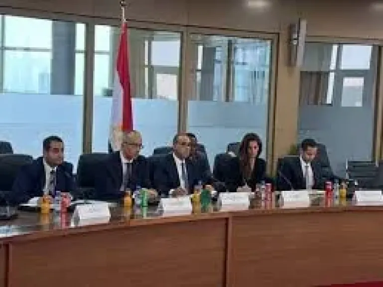 جلسة مشاورات
