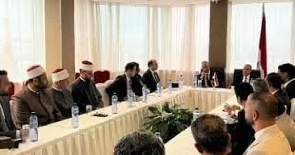 وزير الخارجية يلتقى مع أعضاء الجالية المصرية
