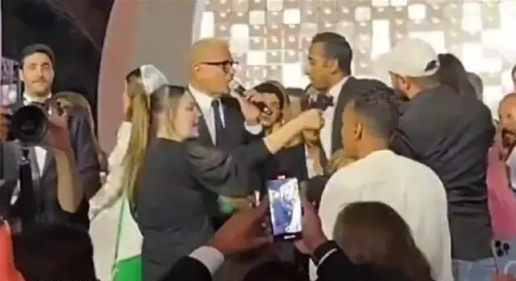 عمرو دباب والشاب المصفوع