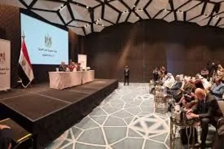وزير الخارجية و ممثلي وسائل الإعلام الكويتية والأجنبية بالكويت