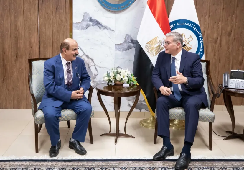 وزير البترول وعلى راشد
