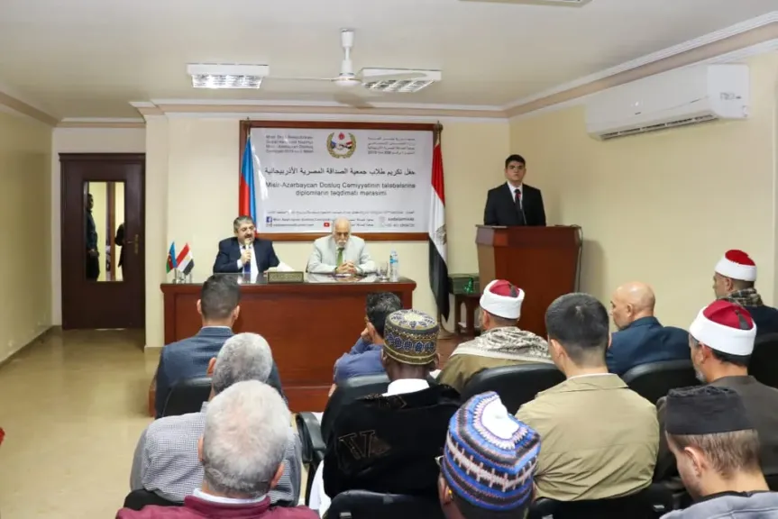 دكتور"نصيروف يلقي كلمة الاحتفال