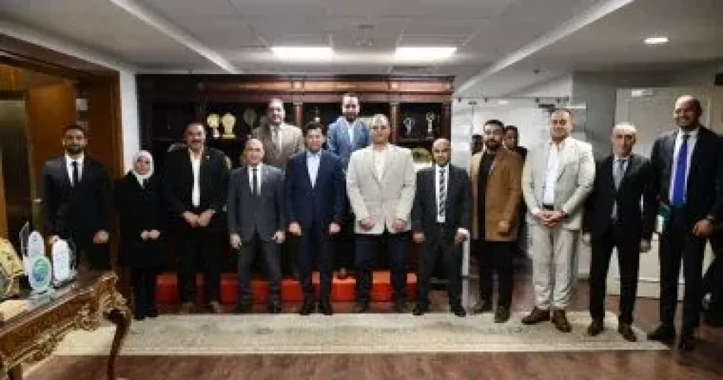 وزير الشباب والرياضة يلتقي بمجلس إدارة الاتحاد المصري لرفع الأثقال