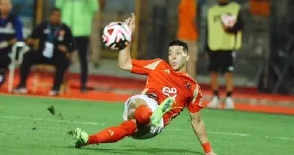 إمام عاشور - لاعب فريق الأهلى