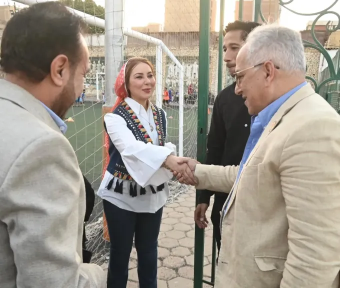عبير نصار تهنئ الدكتور حسام الدين مصطفى