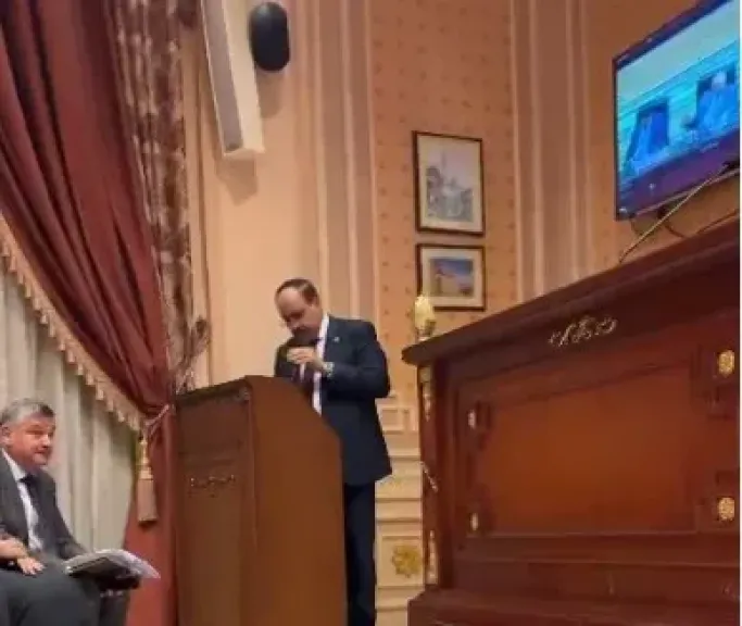 النائب احمد قورة يستعرض طلب الاحاطة