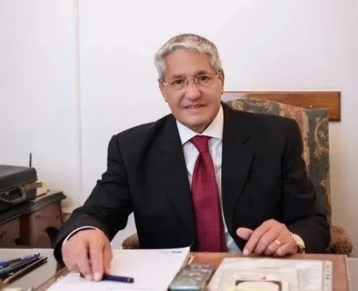 ثروت عبد الشهيد