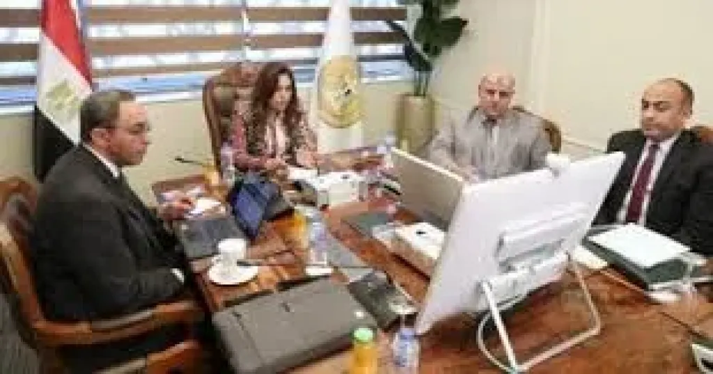 وزيرة التنميه المحليه 