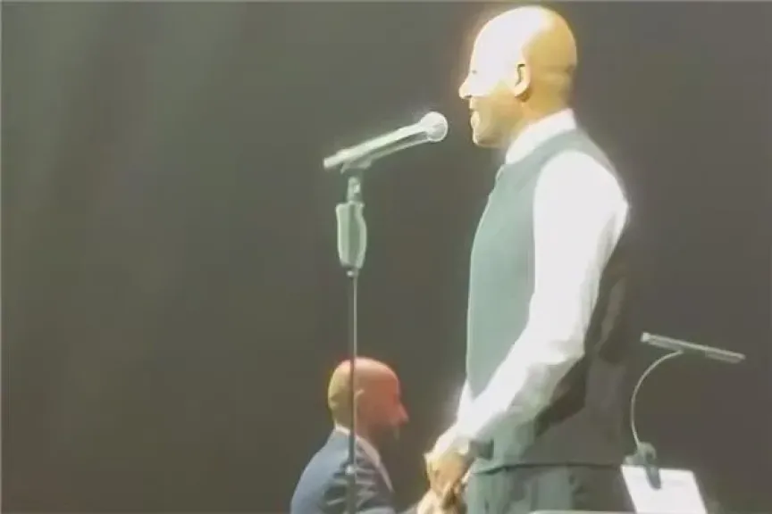  تامر عاشور 