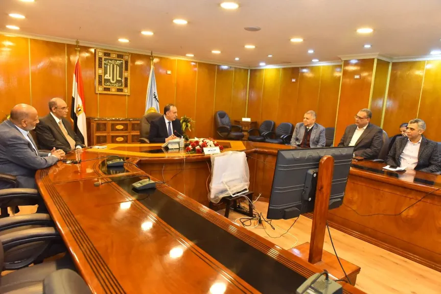 محافظ أسيوط 