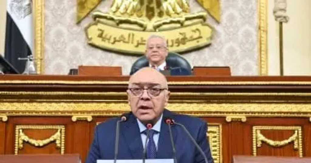 النائب وحيد قرقر يستعرض تقرير لجنة النقل