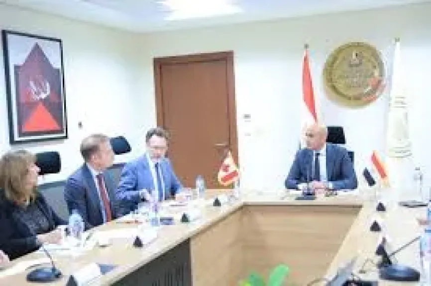 وزير التعليم و سفير كندا 