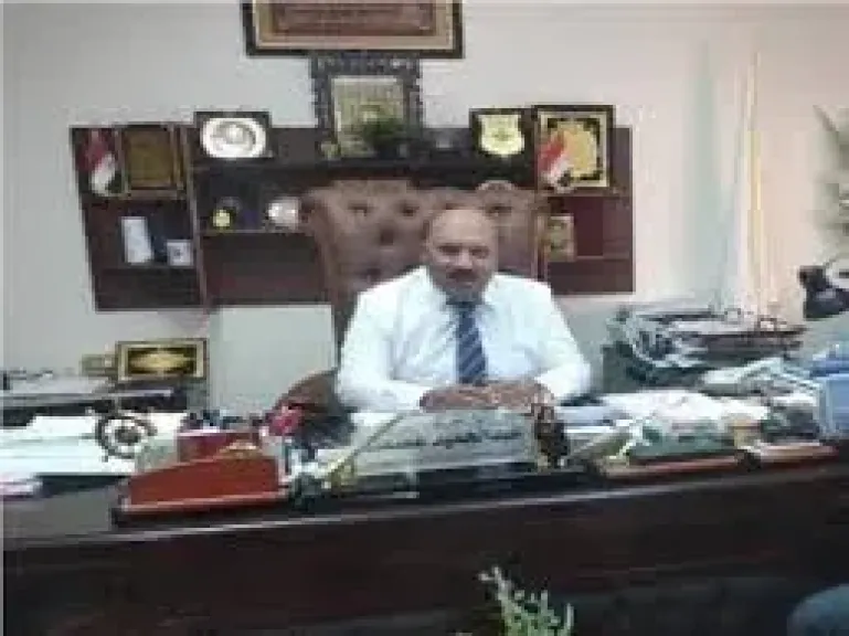    رئيس مياه القناة