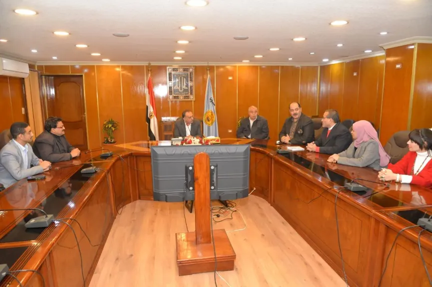 محافظ أسيوط 