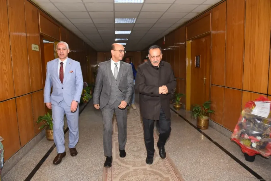 رئيس جامعة أسيوط 