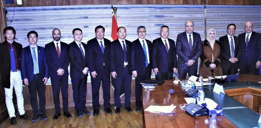 لقاء وزير الطيران والشركة الصينية 