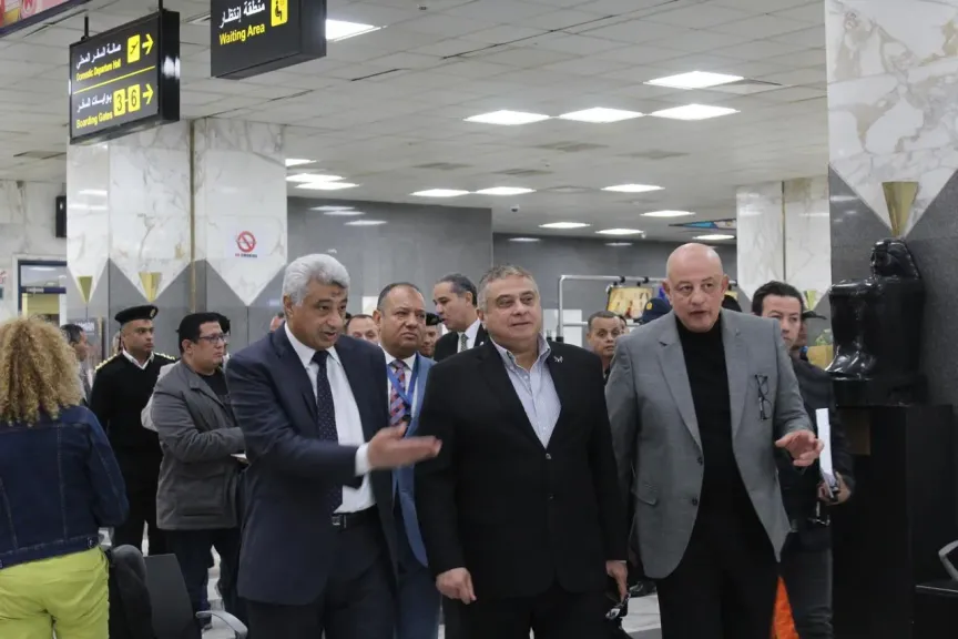 التفتيش على المطارات 