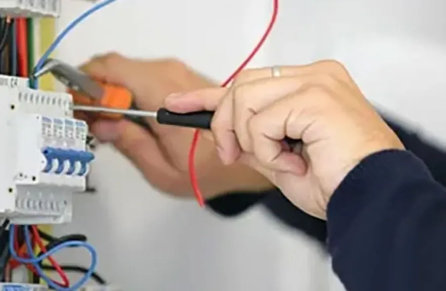 قطع الكهرباء 