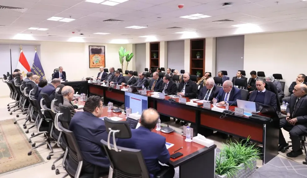 وزير الاتصالات يناقش مشروعات الاستراتيجية الوطنية 