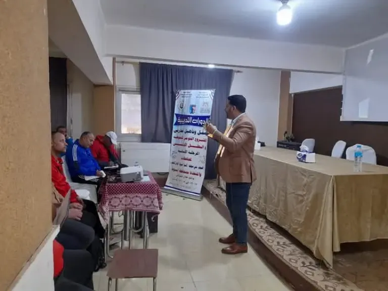 جانب من متابعه 