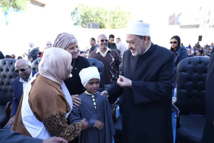 شيخ الأزهر مع الطالب 