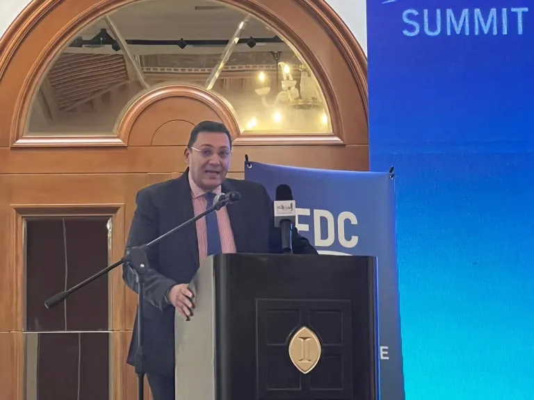 المهندس احمد عبد اللطيف 
