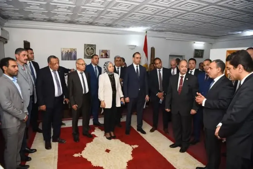 وزير الخارجية