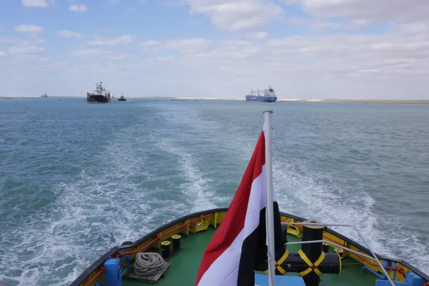 التشغيل التجريبي لمشروع ازدواج قناة السويس 