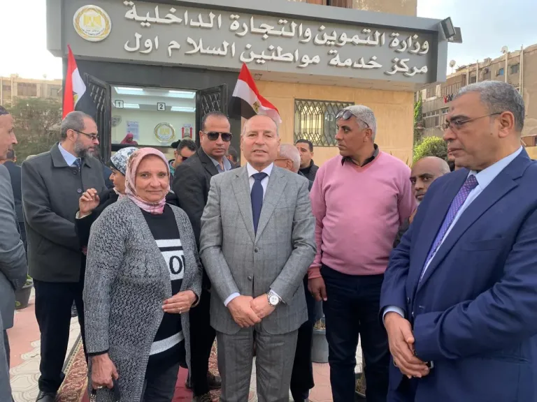افتتاح مركز خدمة المواطنين "السلام أول"