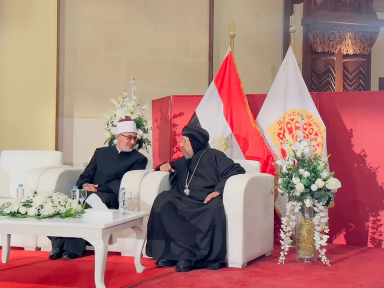 الأنبا إرميا يستضيف المفتي 