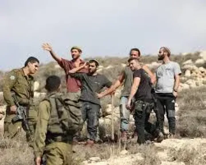 مستعمرين