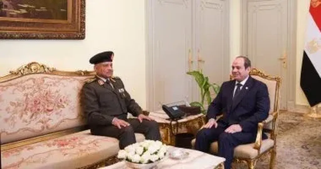 الرئيس عبد الفتاح السيسي يستقبل الفريق أول عبد المجيد صقر