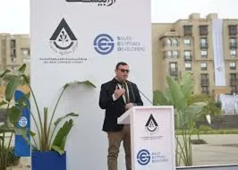 وزير الإسكان 