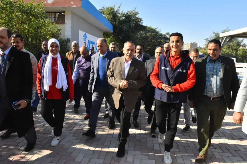 محافظ أسيوط 