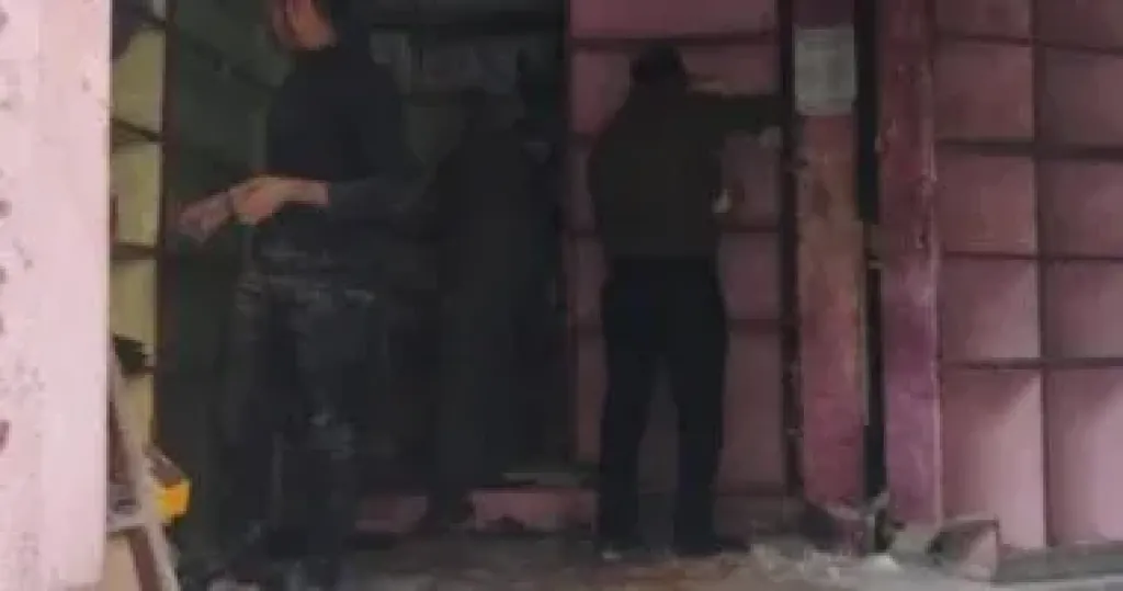 جانب من الحريق