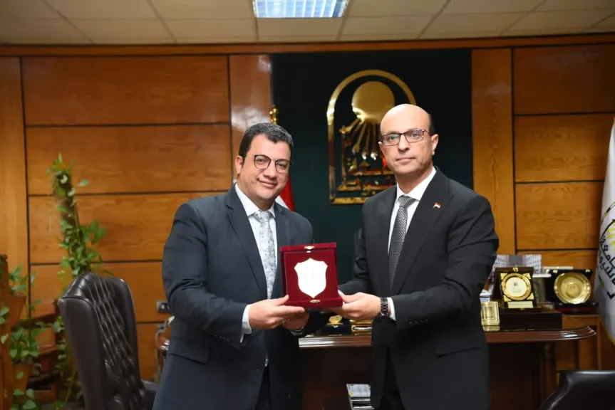 رئيس جامعة 