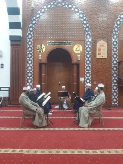 جانب من متابعه 