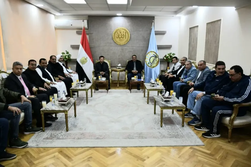 وزير الشباب يلتقي أعضاء الهيئة البرلمانية