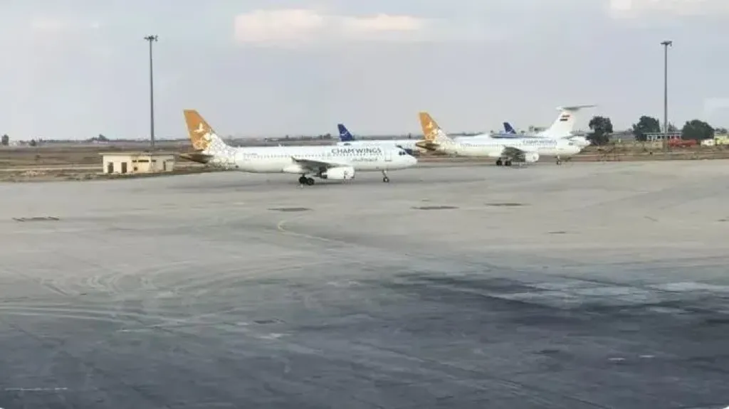 مطار دمشق